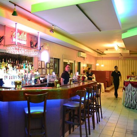 Hotel West Plaza Malakal à Koror Extérieur photo