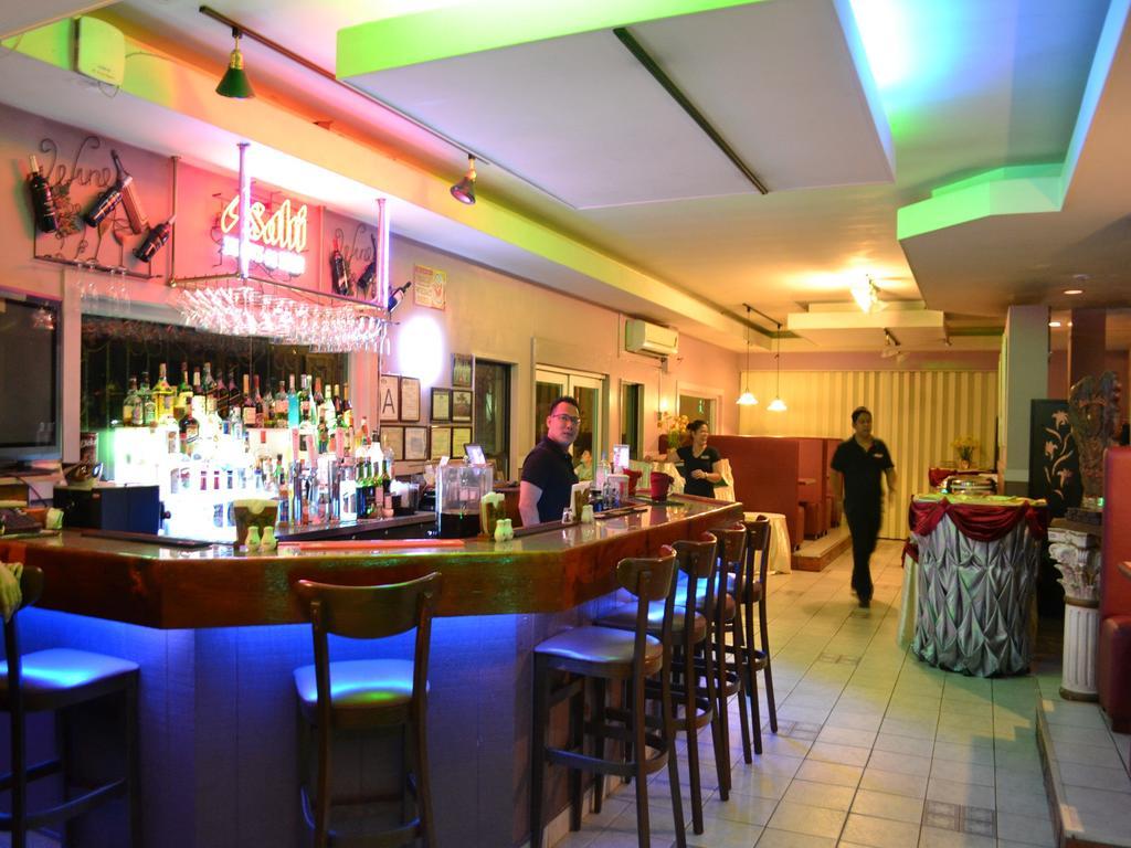 Hotel West Plaza Malakal à Koror Extérieur photo