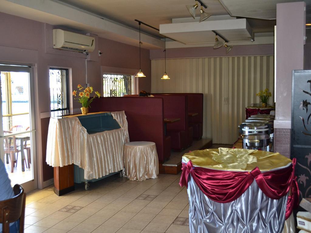 Hotel West Plaza Malakal à Koror Extérieur photo