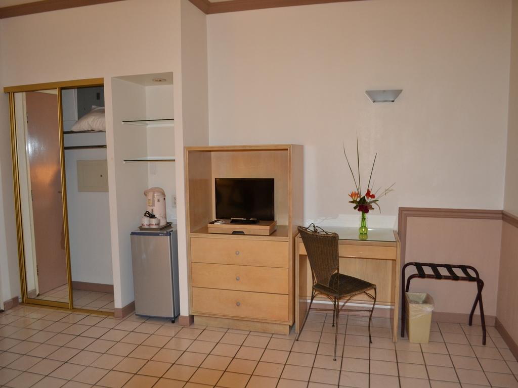 Hotel West Plaza Malakal à Koror Extérieur photo