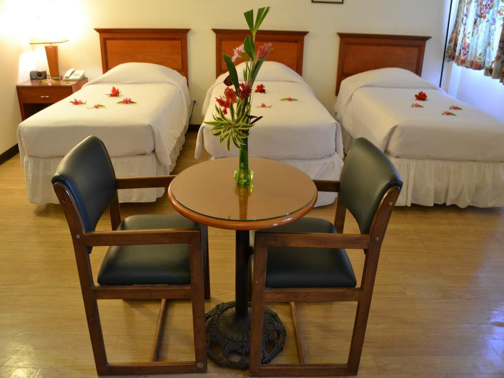 Hotel West Plaza Malakal à Koror Extérieur photo
