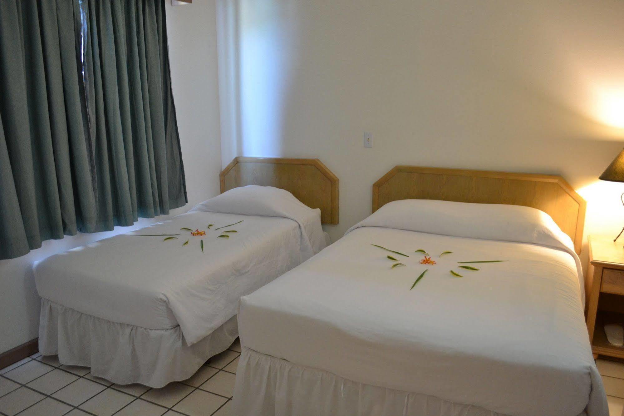 Hotel West Plaza Malakal à Koror Extérieur photo